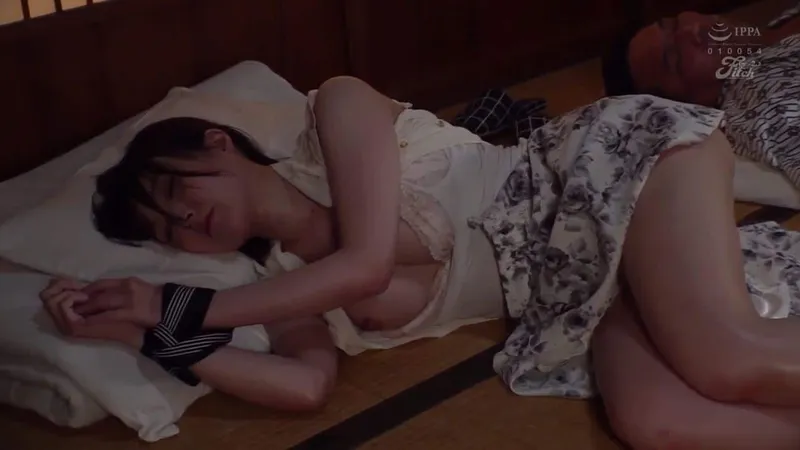 Xin gã chồng đi công việc với tiền bối, nữ nhân viên rơi vào kế hoạch của ông sếp biến thái