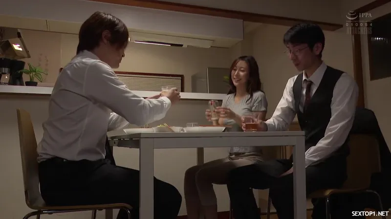 đến nhà sếp ở nhờ, làm nhục luôn vợ yêu sếp