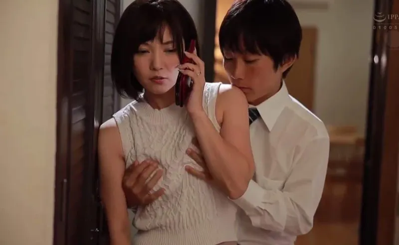 ông xã đi đánh golf, vợ ở nhà dẫn trai trẻ về nắc cho sướng