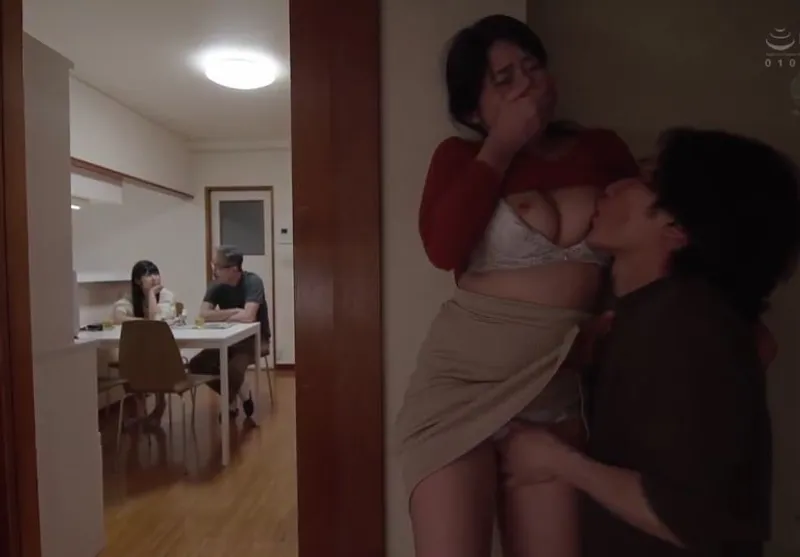 Má trộm nhìn vợ yêu anh xã con gái quan hệ nào ngờ con rể nhìn thấy