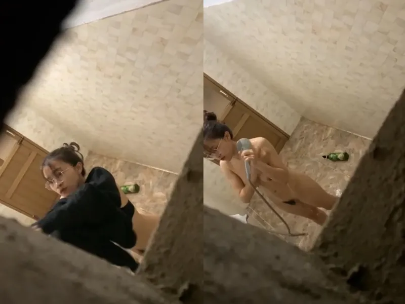 Quay lén gấu vú đẹp tắm, khe bướm chảy nước ròng ròng